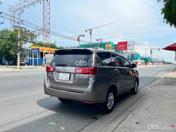 Toyota Innova 2.0E 2018 - Số sàn một chủ đi chuẩn 13 vạn kilomet