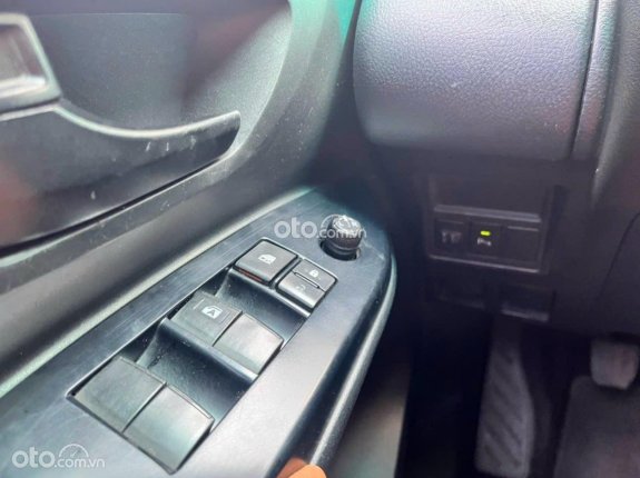 Toyota Innova 2.0E 2018 - Số sàn một chủ đi chuẩn 13 vạn kilomet