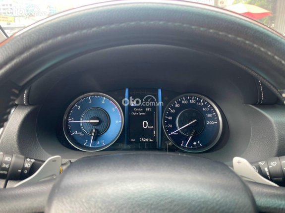 Toyota Fortuner 2.4 AT 4x2 Legender 2022 - Máy dầu số tự động 1 cầu 2WD đi đúng 25 ngàn kilomet