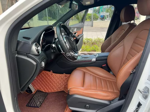 Mercedes-Benz GLC 300 4Matic Coupe 2019 - Odo 2,4 vạn miles zin full ls hãng