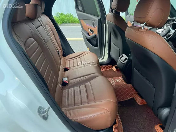 Mercedes-Benz GLC 300 4Matic Coupe 2019 - Odo 2,4 vạn miles zin full ls hãng