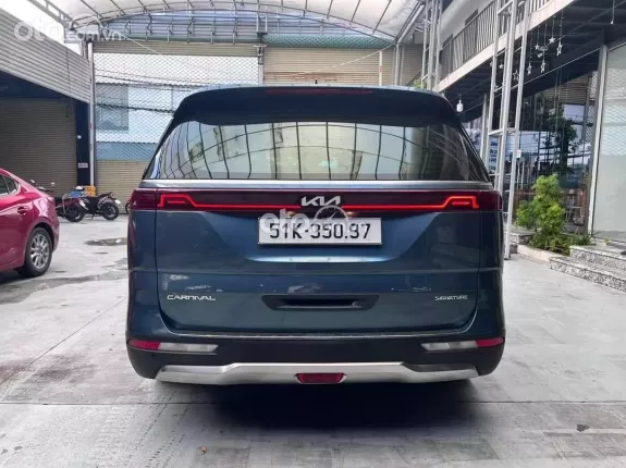 Kia Carnival 2.2D Signature 2022 - Màu xanh ngọc, lướt 3,3 vạn km, hỗ trợ trả góp