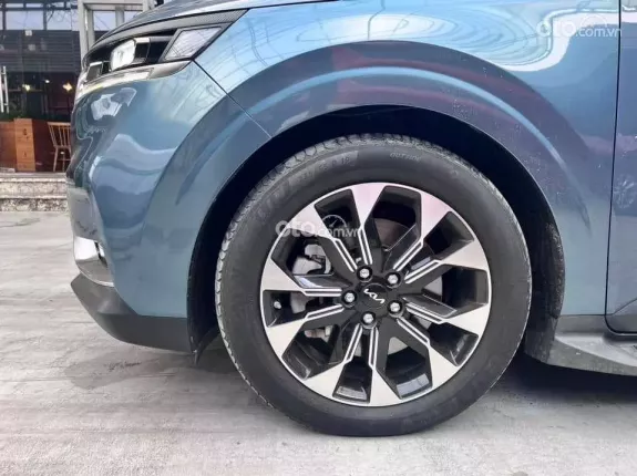 Kia Carnival 2.2D Signature 2022 - Màu xanh ngọc, lướt 3,3 vạn km, hỗ trợ trả góp