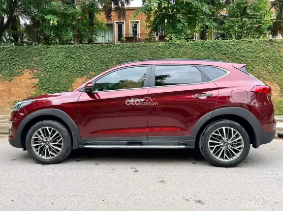Hyundai Tucson 2.0 Dầu Cao cấp 2021 - Odo 2,4 vạn km