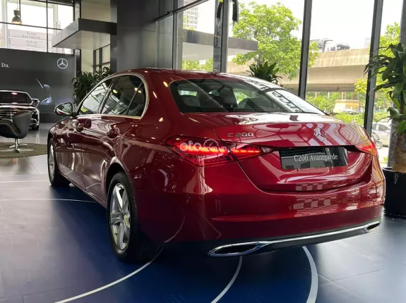 Mercedes-Benz C200 Avantgarde 2024 - Đủ màu, giao ngay, tặng 50% phí trước bạ, tặng tiền mặt cùng vô vàn quà tặng theo xe, giá tốt