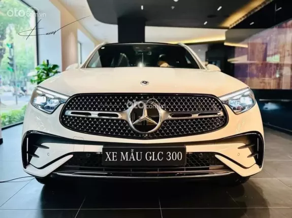 Mercedes-Benz GLC 300 4Matic 2024 - Màu cực đẹp, đủ màu giao cho khách, hỗ trợ vay 80%, tặng 50% phí trước bạ, liên hệ em Hoài