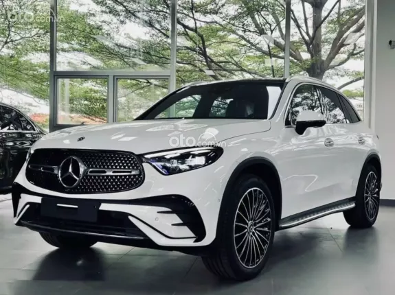 Mercedes-Benz GLC 300 4Matic 2024 - Màu cực đẹp, đủ màu giao cho khách, hỗ trợ vay 80%, tặng 50% phí trước bạ, liên hệ em Hoài