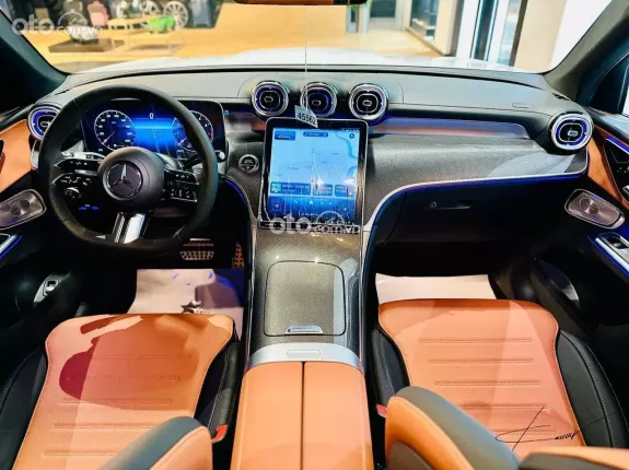 Mercedes-Benz GLC 300 4Matic 2024 - Màu cực đẹp, đủ màu giao cho khách, hỗ trợ vay 80%, tặng 50% phí trước bạ, liên hệ em Hoài