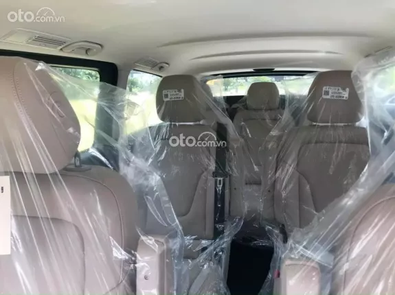 Mercedes-Benz V250 Luxury 2024 - Màu đẹp, tặng phụ kiện chính hãng theo xe, giảm tiền ngay