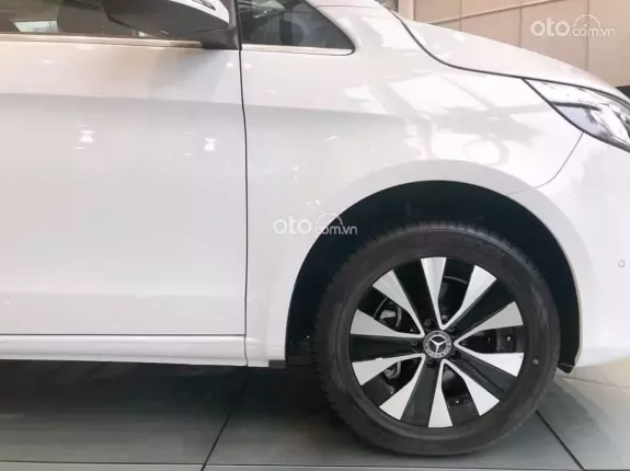 Mercedes-Benz V250 Luxury 2024 - Màu đẹp, tặng phụ kiện chính hãng theo xe, giảm tiền ngay