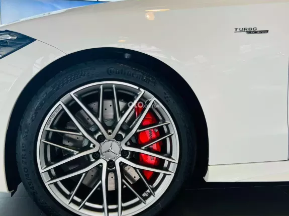 Mercedes-Benz AMG C43 2024 - Tặng ngay gói phụ kiện chính hãng, vô vàn quà tặng khác theo xe