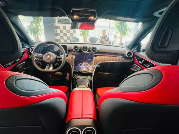 Mercedes-Benz AMG C43 2024 - Tặng ngay gói phụ kiện chính hãng, vô vàn quà tặng khác theo xe