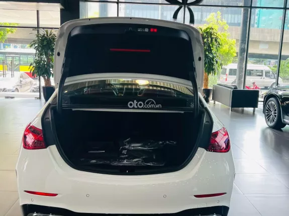 Mercedes-Benz AMG C43 2024 - Tặng ngay gói phụ kiện chính hãng, vô vàn quà tặng khác theo xe