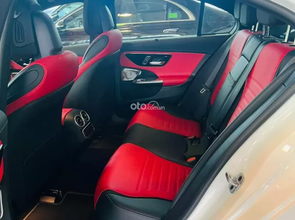 Mercedes-Benz AMG C43 2024 - Tặng ngay gói phụ kiện chính hãng, vô vàn quà tặng khác theo xe