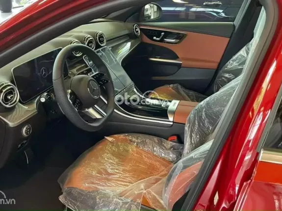 Mercedes-Benz C300 AMG 2024 - Đủ màu, giao ngay, tặng 50% phí trước bạ cùng quà tặng liền tay