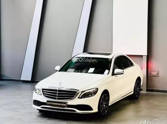 Mercedes-Benz C200 Exclusive 2019 - Xe 1 chủ từ mới - nước sơn zin nguyên vẫn còn bóng loáng
