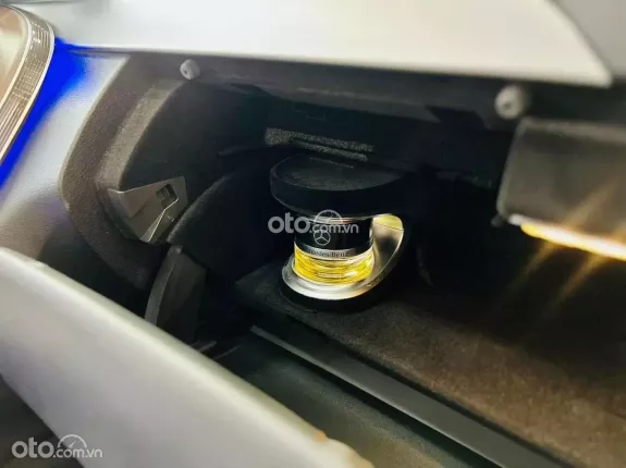 Mercedes-Benz C200 Exclusive 2019 - Xe 1 chủ từ mới - nước sơn zin nguyên vẫn còn bóng loáng