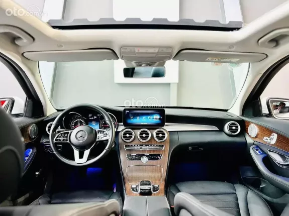 Mercedes-Benz C200 Exclusive 2019 - Xe 1 chủ từ mới - nước sơn zin nguyên vẫn còn bóng loáng