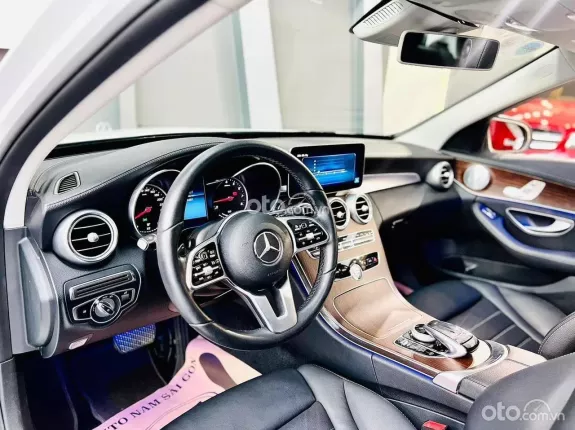 Mercedes-Benz C200 Exclusive 2019 - Xe 1 chủ từ mới - nước sơn zin nguyên vẫn còn bóng loáng