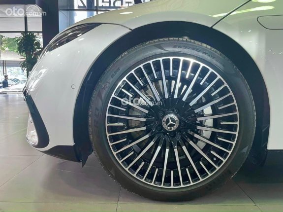 Mercedes-Benz EQS 580 4Matic 2024 - Quà tặng và phụ kiện theo xe rực rỡ