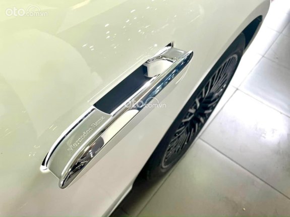 Mercedes-Benz EQS 580 4Matic 2024 - Quà tặng và phụ kiện theo xe rực rỡ