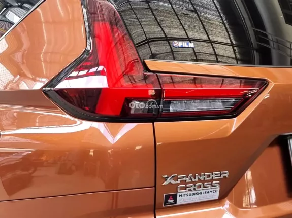 Mitsubishi Xpander Cross 1.5 AT 2023 - Nhập Indo, lướt 3.000km, hỗ trợ góp