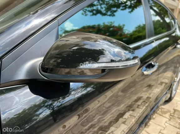 Hyundai Elantra Sport 1.6 2020 - Bao quay đầu 1 năm 10% theo giá thị trường