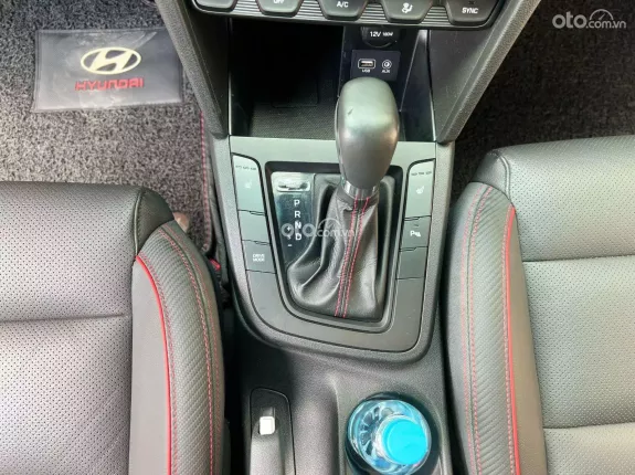 Hyundai Elantra Sport 1.6 2020 - Bao quay đầu 1 năm 10% theo giá thị trường