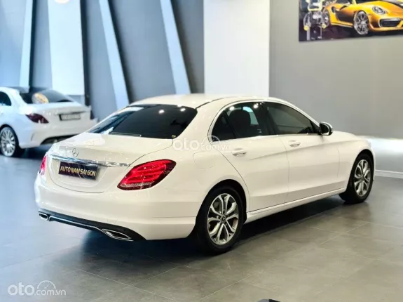 Mercedes-Benz C200 2018 - Xe bảo dưỡng đầy đủ - Nâng cấp thêm Tua bin Led, loa xoay Burm
