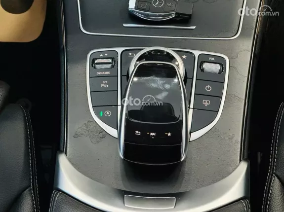 Mercedes-Benz C200 2018 - Xe bảo dưỡng đầy đủ - Nâng cấp thêm Tua bin Led, loa xoay Burm