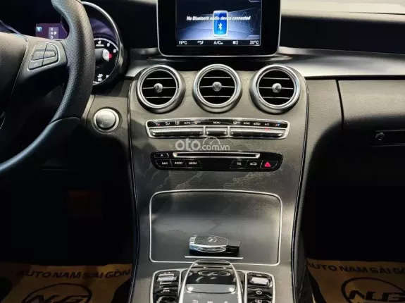 Mercedes-Benz C200 2018 - Xe bảo dưỡng đầy đủ - Nâng cấp thêm Tua bin Led, loa xoay Burm