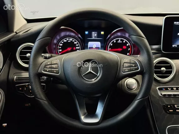 Mercedes-Benz C200 2018 - Xe bảo dưỡng đầy đủ - Nâng cấp thêm Tua bin Led, loa xoay Burm