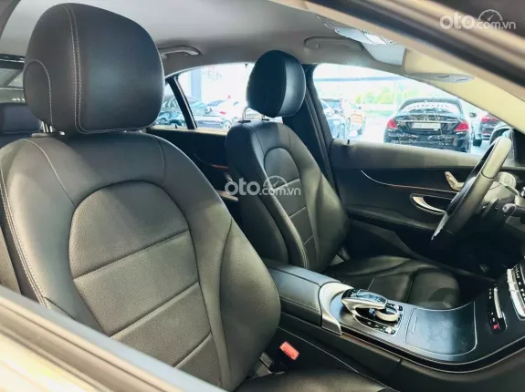 Mercedes-Benz C200 2018 - Xe bảo dưỡng đầy đủ - Nâng cấp thêm Tua bin Led, loa xoay Burm
