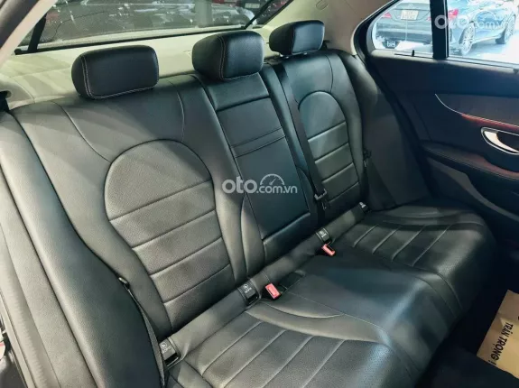 Mercedes-Benz C200 2018 - Xe bảo dưỡng đầy đủ - Nâng cấp thêm Tua bin Led, loa xoay Burm