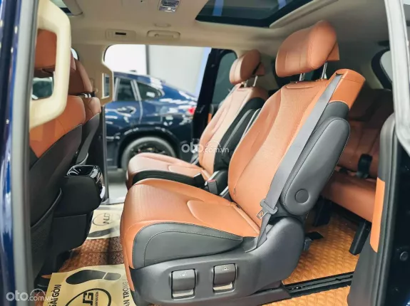 Kia Carnival 2.2D Signature 2022 - Một chủ mua mới, bảo dưỡng hãng đầy đủ