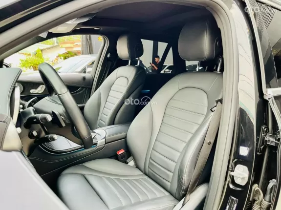 Mercedes-Benz GLC 200 4Matic 2019 - 1 tỷ 379 triệu