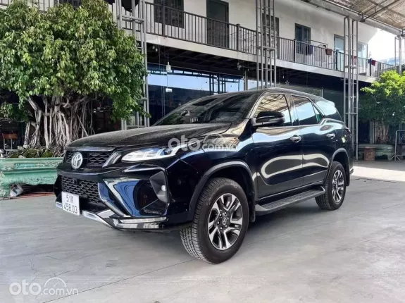 Toyota Fortuner 2.4 AT 4x2 Legender 2022 - Chạy đúng 8.000km, hỗ trợ trả góp từ 450tr