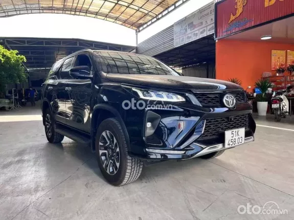 Toyota Fortuner 2.4 AT 4x2 Legender 2022 - Chạy đúng 8.000km, hỗ trợ trả góp từ 450tr