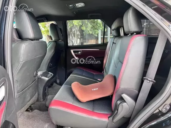 Toyota Fortuner 2.4 AT 4x2 Legender 2022 - Chạy đúng 8.000km, hỗ trợ trả góp từ 450tr