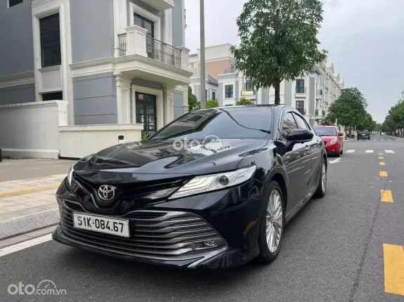 Toyota Camry 2.5Q 2021 - Nhập Thái, chạy chuẩn 3 vạn, lên 50tr tiền đồ chơi, hỗ trợ trả góp