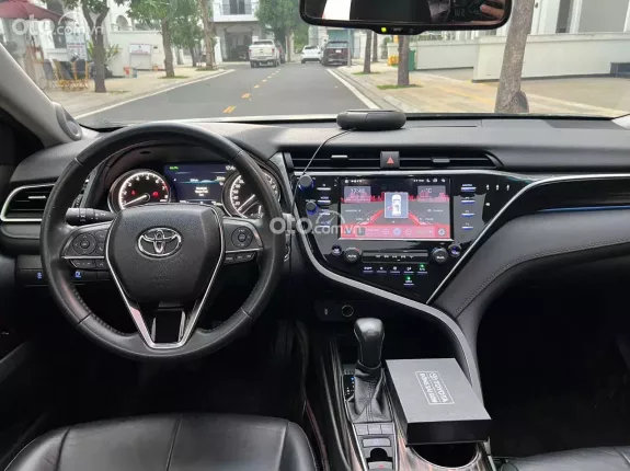 Toyota Camry 2.5Q 2021 - Nhập Thái, chạy chuẩn 3 vạn, lên 50tr tiền đồ chơi, hỗ trợ trả góp