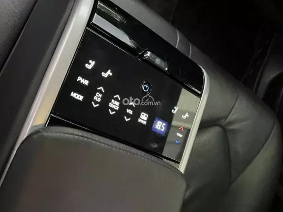 Toyota Camry 2.5Q 2021 - Nhập Thái, chạy chuẩn 3 vạn, lên 50tr tiền đồ chơi, hỗ trợ trả góp