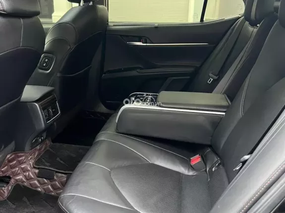 Toyota Camry 2.5Q 2021 - Nhập Thái, chạy chuẩn 3 vạn, lên 50tr tiền đồ chơi, hỗ trợ trả góp