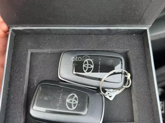 Toyota Camry 2.5Q 2021 - Nhập Thái, chạy chuẩn 3 vạn, lên 50tr tiền đồ chơi, hỗ trợ trả góp