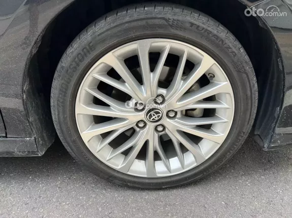 Toyota Camry 2.5Q 2021 - Nhập Thái, chạy chuẩn 3 vạn, lên 50tr tiền đồ chơi, hỗ trợ trả góp