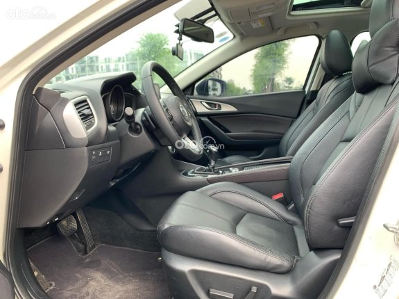 Mazda 3 Sedan 1.5L Luxury 2019 - Full option