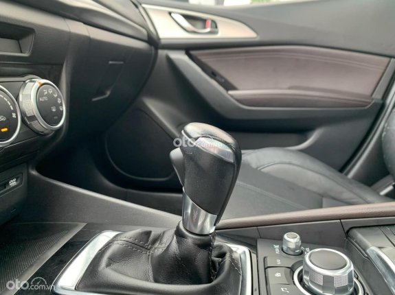 Mazda 3 Sedan 1.5L Luxury 2019 - Full option