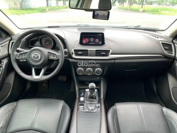 Mazda 3 Sedan 1.5L Luxury 2019 - Full option