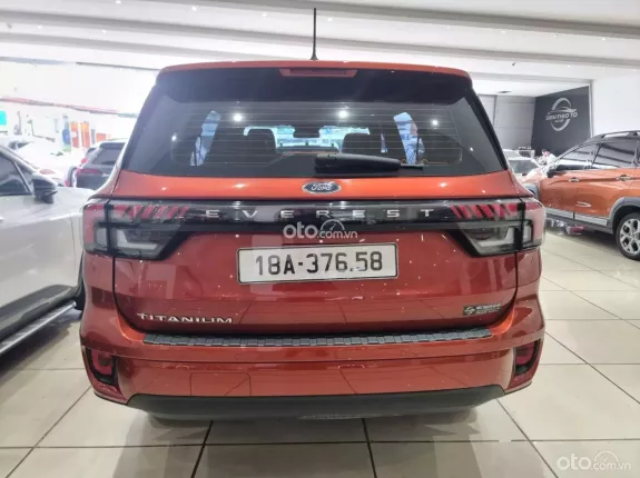 Ford Everest Titanium 2.0 AT 4x2 2022 - Nhập Thái, lướt 3,4v km, hỗ trợ góp toàn quốc