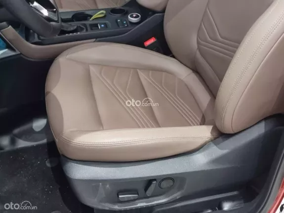 Ford Everest Titanium 2.0 AT 4x2 2022 - Nhập Thái, lướt 3,4v km, hỗ trợ góp toàn quốc